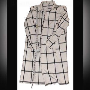 Trench coat white with black stripes